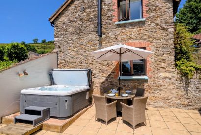The hot tub at Cuckoo Cottage, Devon