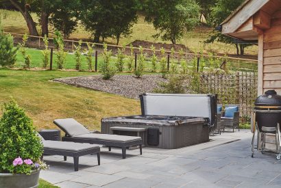 The hot tub at Middle Tumble Cottage, Shropshire Hills