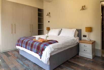 A double bedroom at Grange Cottage, Bursledon, Hampshire