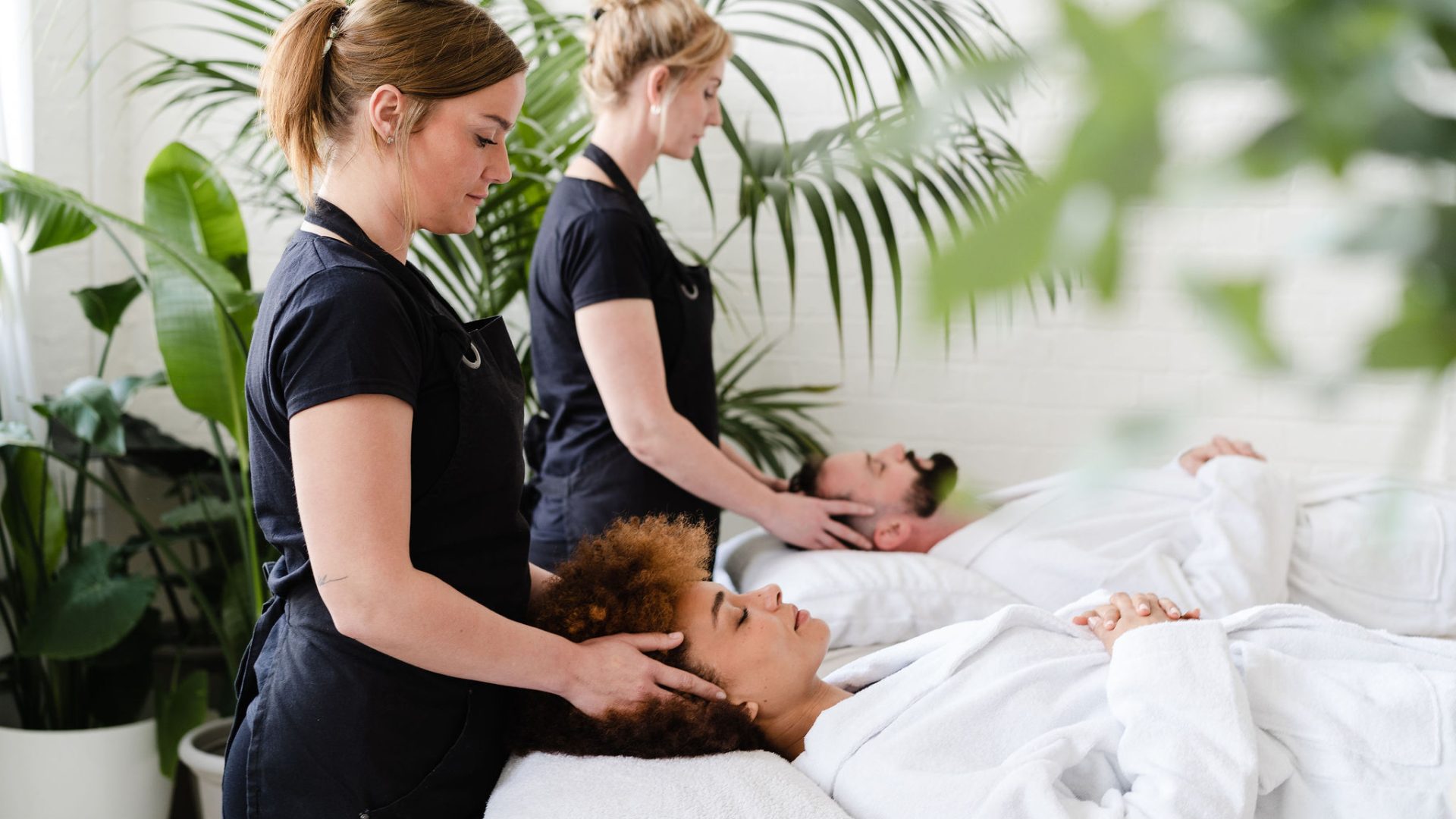 Glo Couples Massage