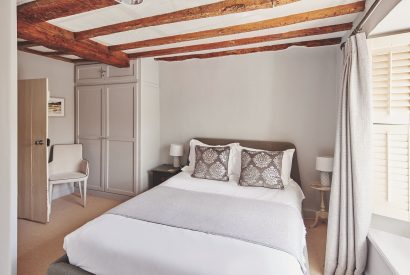 A bedroom at Crooked Cottage, Cotswolds