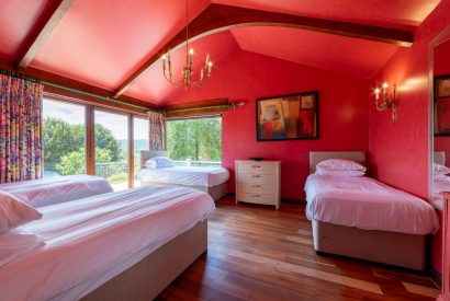A bedroom at Shepherd's Lakeview, Somerset