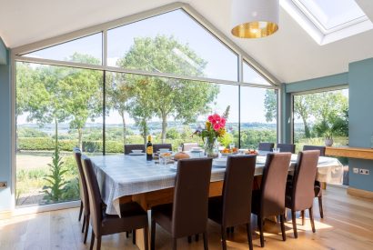 The dining room Shepherd's Lakeview, Somerset
