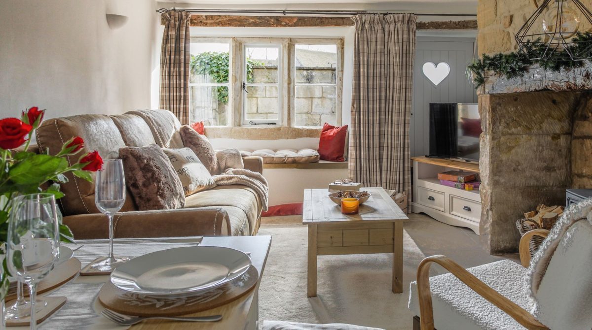 The open plan living space at Heartview Cottage, Cotswolds