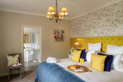 A super-king size bedroom at Macduff House, St Andrews