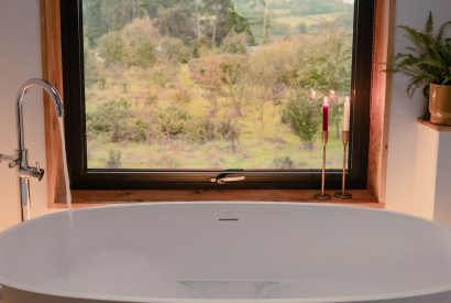 The free standing bath at Brackenfell Lodge, Herefordshire