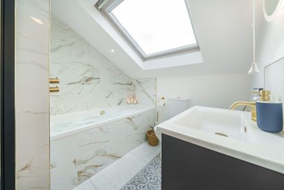 A bathroom at Azure Escape, Cornwall