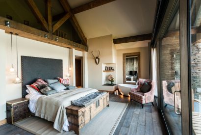 A king sized bedroom at Lake View Lodge, Lake District