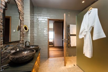 An en-suite shower room at Lake View Lodge, Lake District
