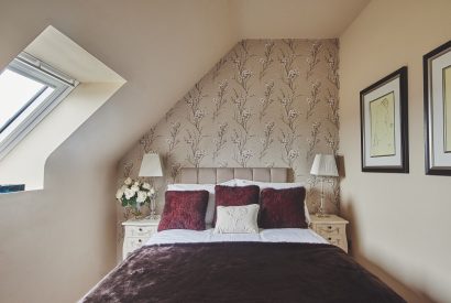 A bedroom at Horseshoe House, Peak District