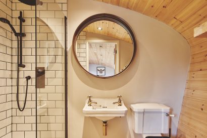 The bathroom at Peak Cabin, Peak District