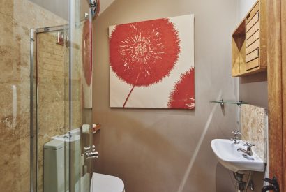 The bathroom at The Milkmaid's Suite, Peak District