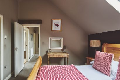 A bedroom at Green Pastures Cottage, Peak District