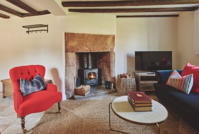 snug1 - Lakeside Cottage - Cheshire cottages