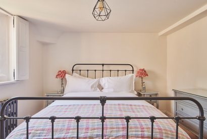 bedroom5 - Lakeside Cottage - Cheshire cottages