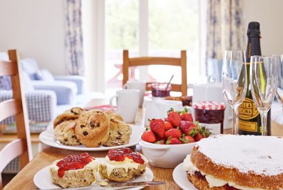 The dining table at Buckfast Cottage, Devon