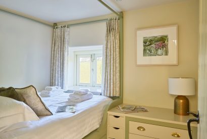 A bedroom at Dart Cottage, Devon