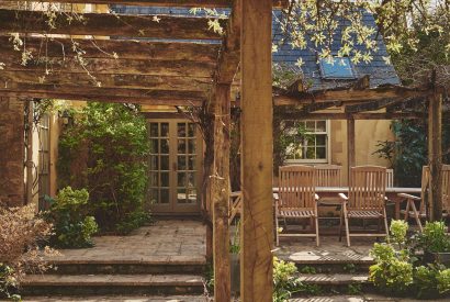 The outdoor patio area at Tennyson House, Cotswolds