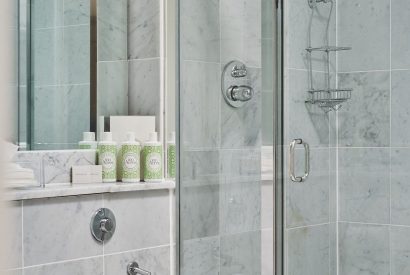 A bathroom at Tennyson House, Cotswolds