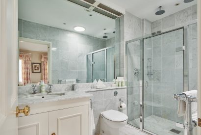 A bathroom at Tennyson House, Cotswolds