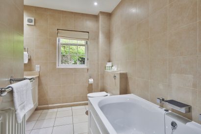 A bathroom at Tennyson House, Cotswolds