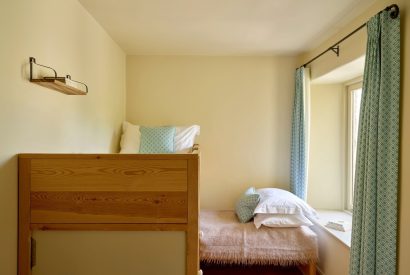A bedroom at Buckfast Cottage, Devon
