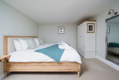 A bedroom at Holwell Farmhouse, Devon