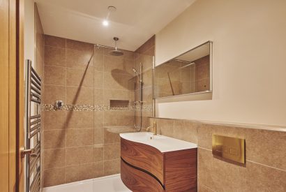 A bathroom at Upper Tumble Cottage, Shropshire Hills