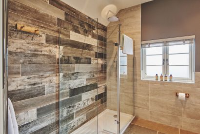 The shower room at The Dairy Barn, Worcestershire 