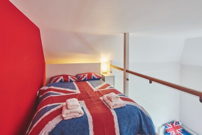 A double bed at Oakfield, Somerset