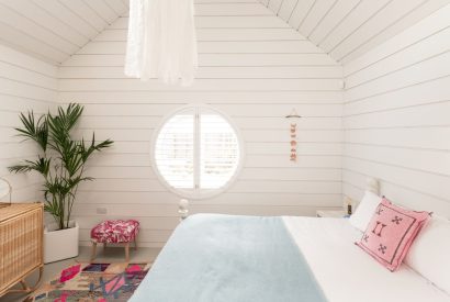 The bedroom at Duna, Cornwall