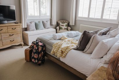 A double bedroom overlooking the garden at Brickworks and Vines, Isle of Wight