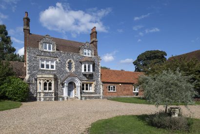 The exterior of Hedge Farmhouse, Buckinghamshire