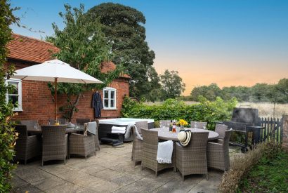 The exterior of Hedge Farmhouse, Buckinghamshire