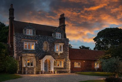 The exterior of Hedge Farmhouse, Buckinghamshire