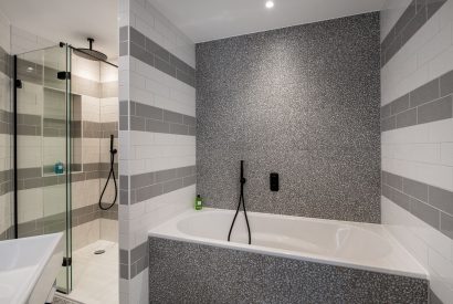 The bathroom at Ocean Eyes, Devon