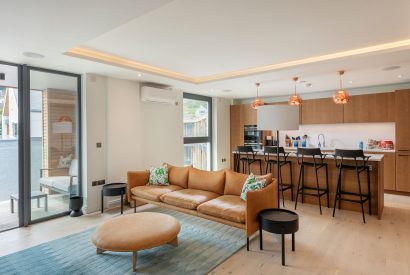 The lounge at at Ocean Eyes, Devon