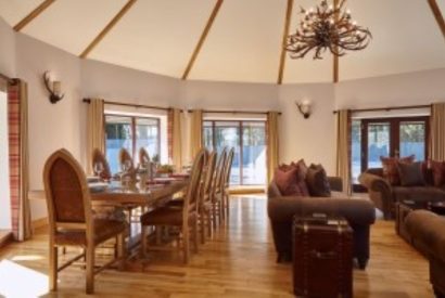 The lounge dinng area at Mackenzie House, St Andrews