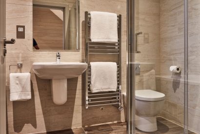 An en-suite bathroom at The Henson, Northumberland