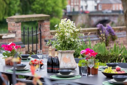 Outdoor dining at Chester House, Cheshire