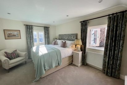A double bedroom at Acacia Cottage, Hampshire