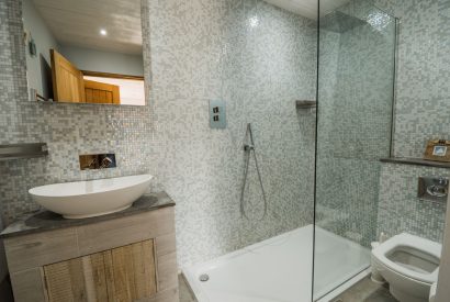 A bathroom at Wisteria Farmhouse, Cornwall