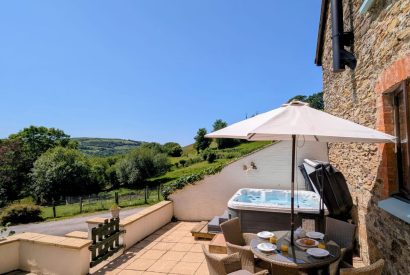 The hot tub at Cuckoo Cottage, Devon