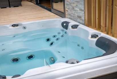 The hot tub at Bracken Barn, Devon