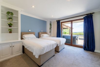 A twin bedroom at Shepherd's Estate, Somerset