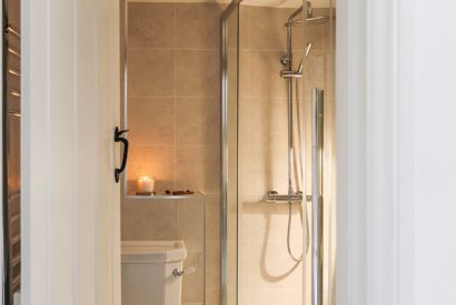 A bathroom at Heartview Cottage, Cotswolds
