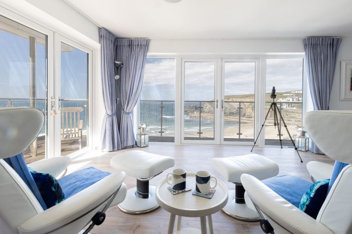 The lounge at Tides Edge, Cornwall
