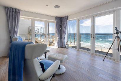 The lounge at Tides Edge, Cornwall