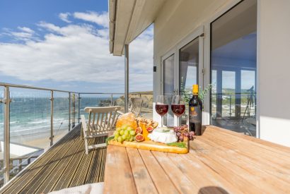 Outdoor dining area at Tides Edge, Cornwall