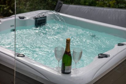 The hot tub at The Bridge House, Hampshire